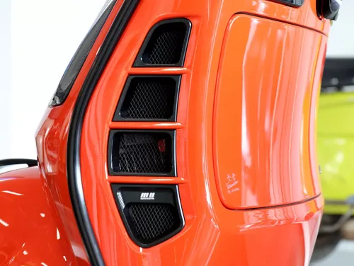 Dashboardkastje Netpanelenset MOTO NOSTRA CNC Zwart Glanzend Vespa