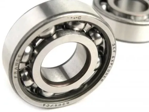 lager en oliekeerring set voor krukas  BGM original (skf 6204/c4 metalen kooi)  minarelli 50cc