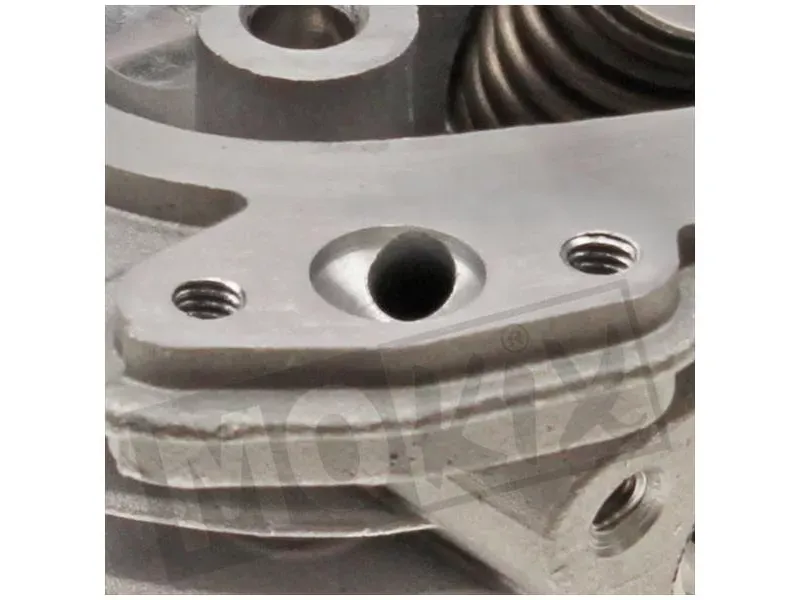 Cylinderkop Gy6 / China - lange kleppen (69,5 mm) + SLS