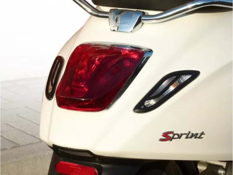 Paar Indicatorroosters MOTO NOSTRA Vespa Sprint Primavera 50-150  Achter Zwart