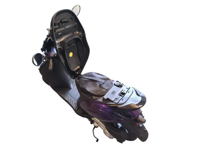 Helmbaktas Piaggio Zip / Vespa Sprint (tas voor in de buddy)