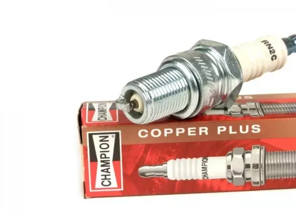 bougie piaggio champion rn2c