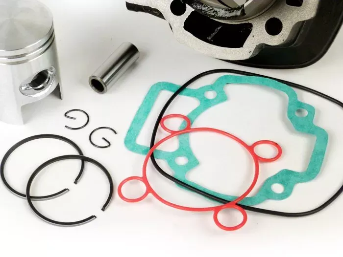 cilinderkit  BGM origineel 50 cc  piaggio lc (4 kantige kop) 2 takt