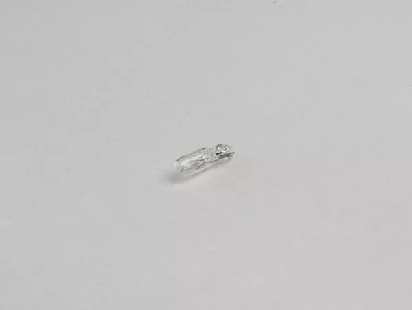 gloeilamp w2x4 6d 12v 1,2w wit gebruikt als knipperlicht