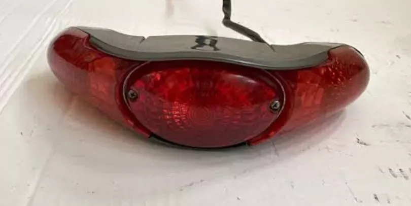 Achterlicht Aprilia Scarabeo 50/100cc 4T ''01-''06  Bay15D 12V 21/5W BA15S 12V 10W	