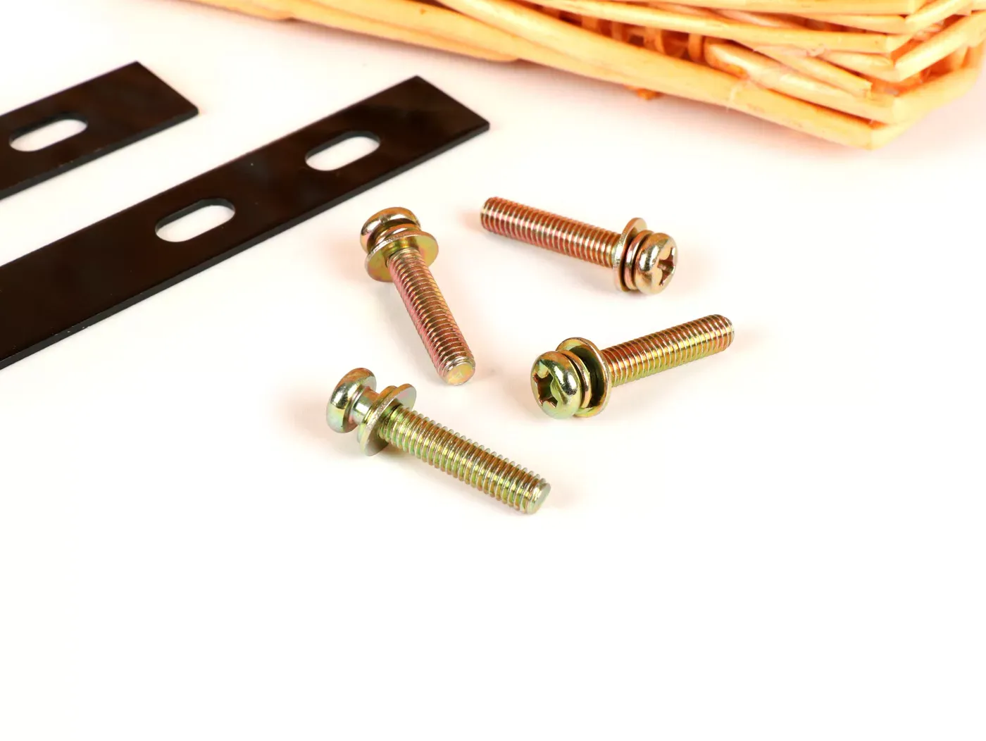 Mand Rieten Mand Incl. Bevestigingsset OEM Quality 43x33x19cm Fiets Scooter Vespa Bromfiets Kleur: Naturel