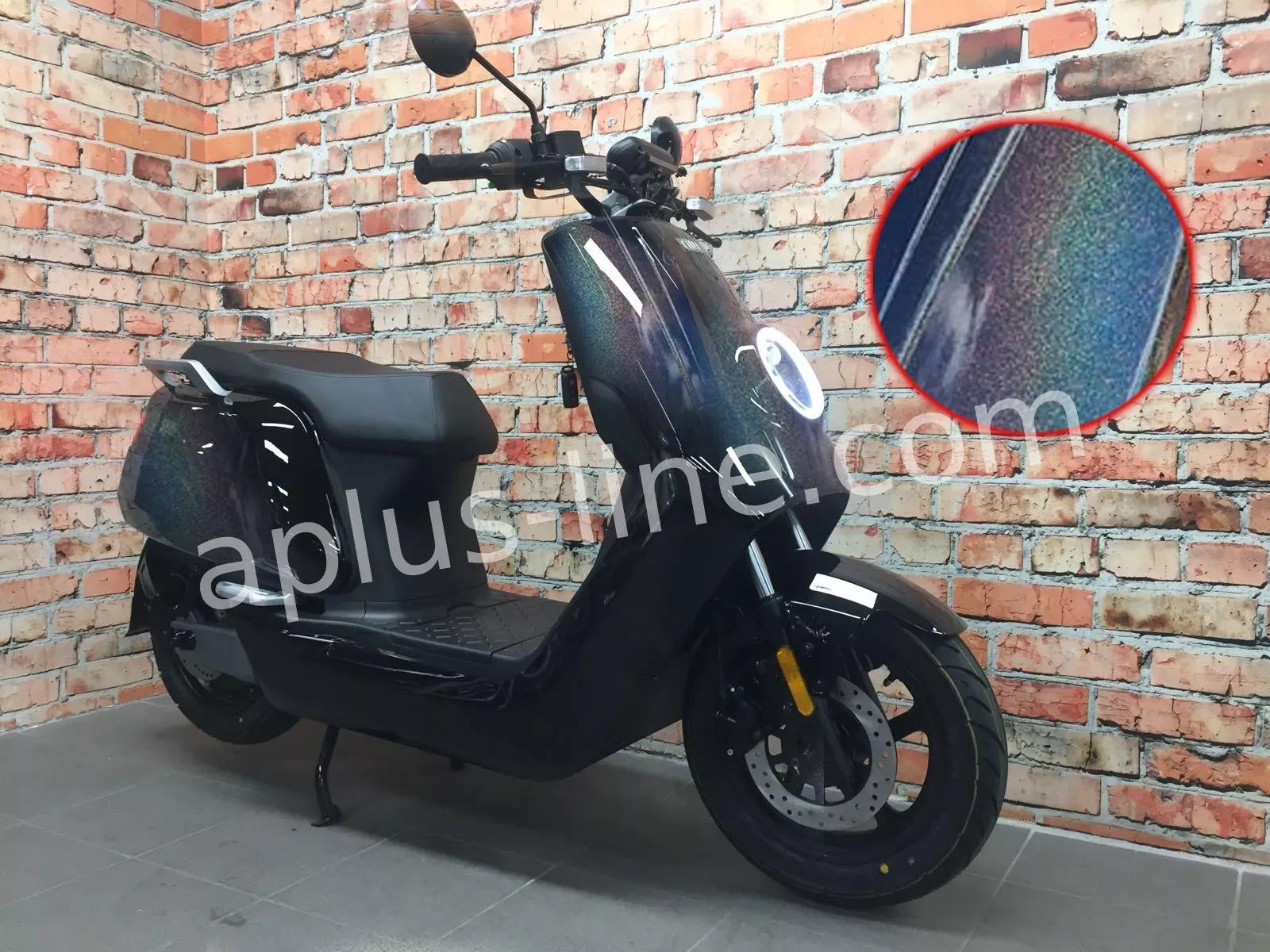 Kappenset Niu N-serie elektrische scooter Regenboog flake