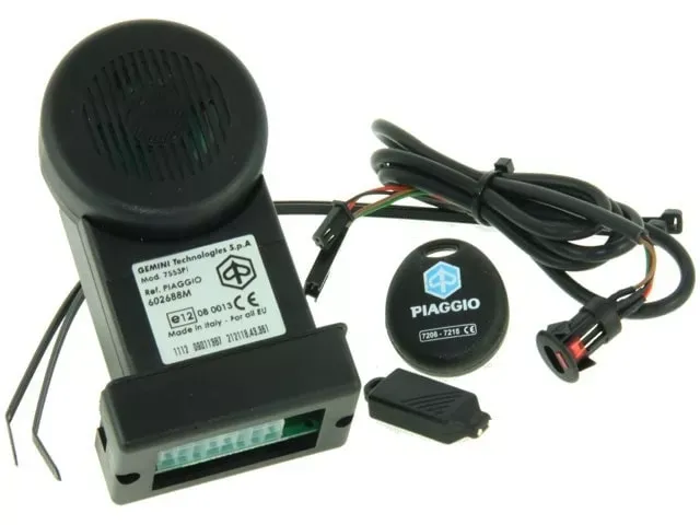 Piaggio E-Lux Compact