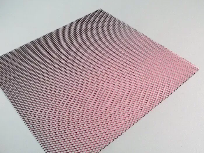 racing grille  4mm  (300x300mm)   rood