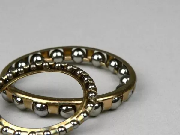 Stuurringset OEM Qalität Piaggio, Gilera, Vespa  Kogels Bovenlager Kleine Versie (Kogels = 18“ = 3,17 Mm)  Vespa V50,