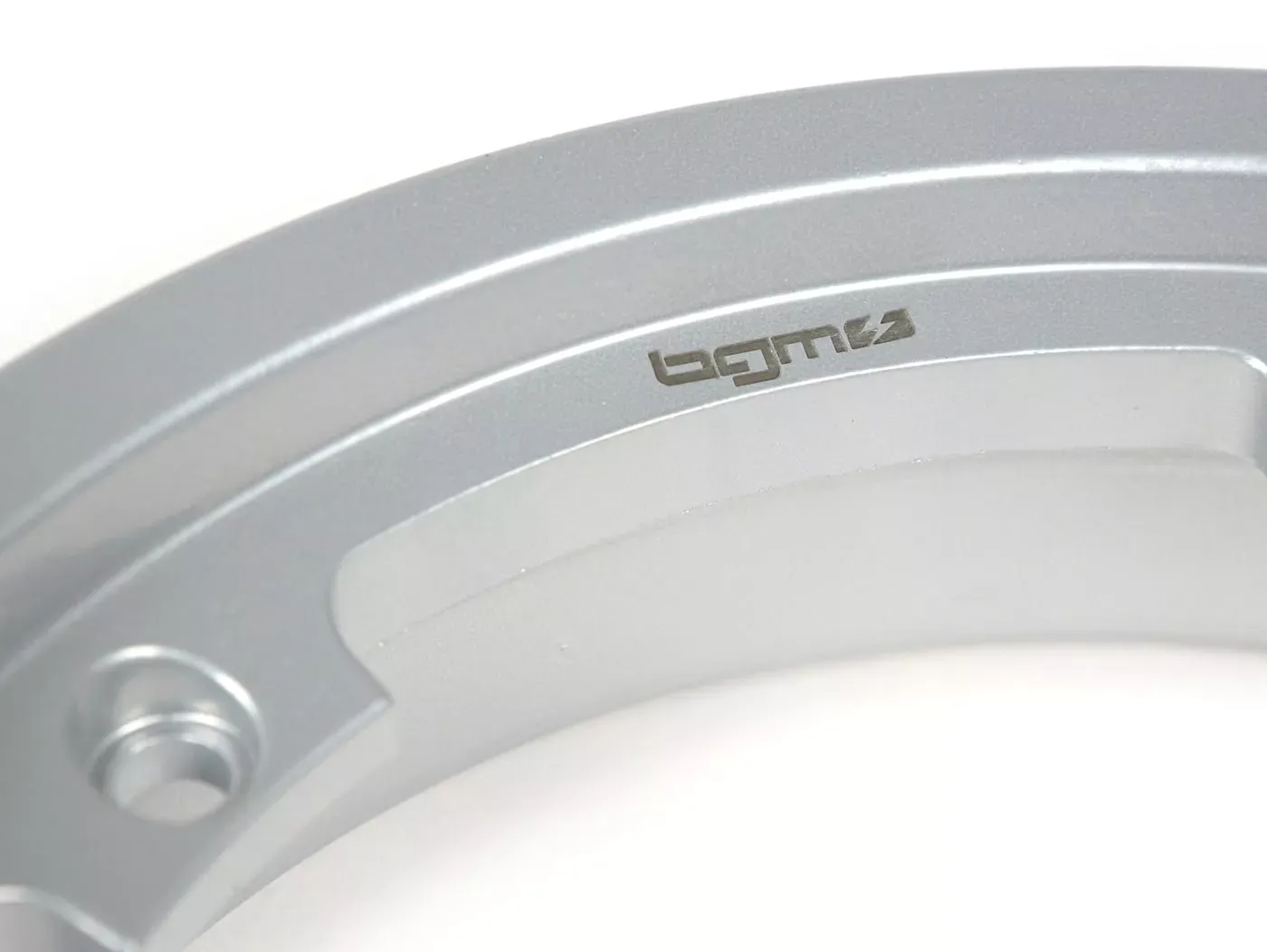 velg  BGM pro tubeless 2.10 10 inch, aluminium  vespa (type px)   vespa smallframe v50, 50n, special, pv, et3, pk50 125 (s/xl/xl2), largeframe px, t5, sprint, rally , gt/gtr, lml star, deluxe   zilver