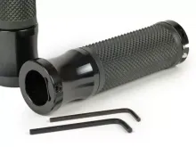 Paar Handvatten (paar) MOTO NOSTRA Alu Rub Ruitpatroon Vespa GT, GTL, GTS 125-200-250-300cc Ø 22,5-24mm, l=128mm Zwart