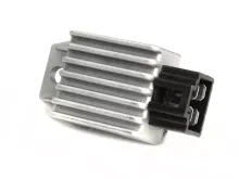 spanningsregelaar  4 stekker  gy6 (4 takt) 50 125 cc (139qma/b, 152qmi, 157qmj)