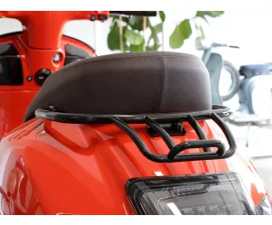 Achterdrager MOTO NOSTRA Met Handgreep Vespa GT Glanzend Zwart