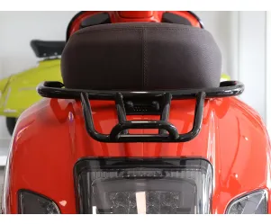 Achterdrager MOTO NOSTRA Met Handgreep Vespa GT Glanzend Zwart