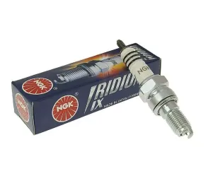 Bougie NGK CR8EIX (Irridium bougie voor Vespa / Piaggio 4t 2v)
