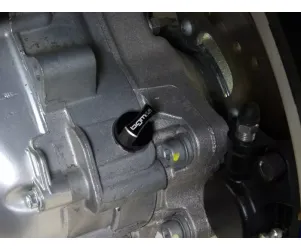 olievuldop met peilstok  BGM pro, versnellingsbakolie  piaggio leader/quasar/hpe   vespa et4, lx, lxv, s, gt, gts, gtv, gtl 125 300cc   zwart geanodiseerd