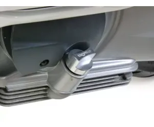 olievuldop met peilstok  BGM pro, motorolie  piaggio leader/quasar   vespa et4, lx, lxv, s, gt, gts, gtv, gtl 125 300cc   geanodiseerd zilver